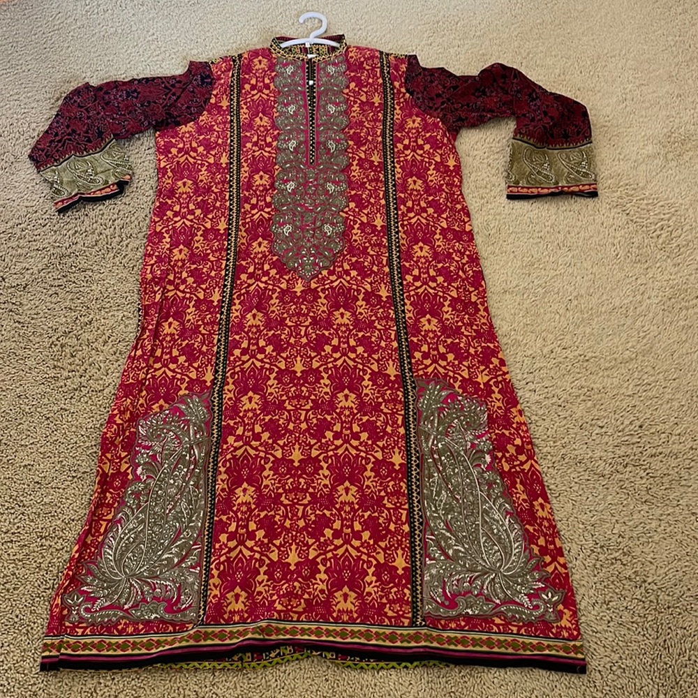 NWOT Beautiful pink n orange lawn shirt n Dupatta with embroidery on the front.